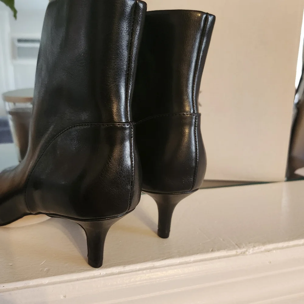 Booties Nordstrom Rack - Picture 3 of 6